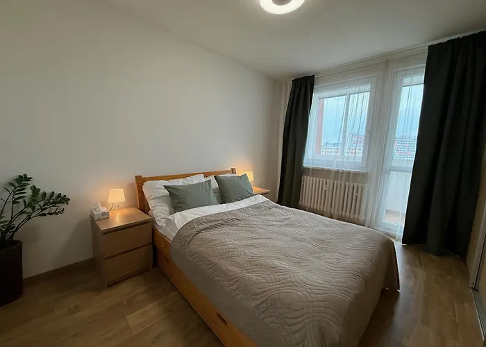 Large 3-room Baleris 아파트 브라티슬라바