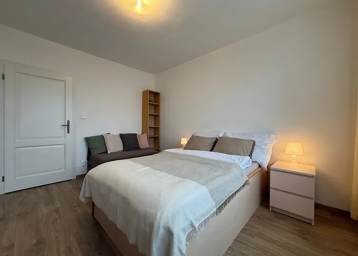 아파트 Large 3-room Baleris 브라티슬라바